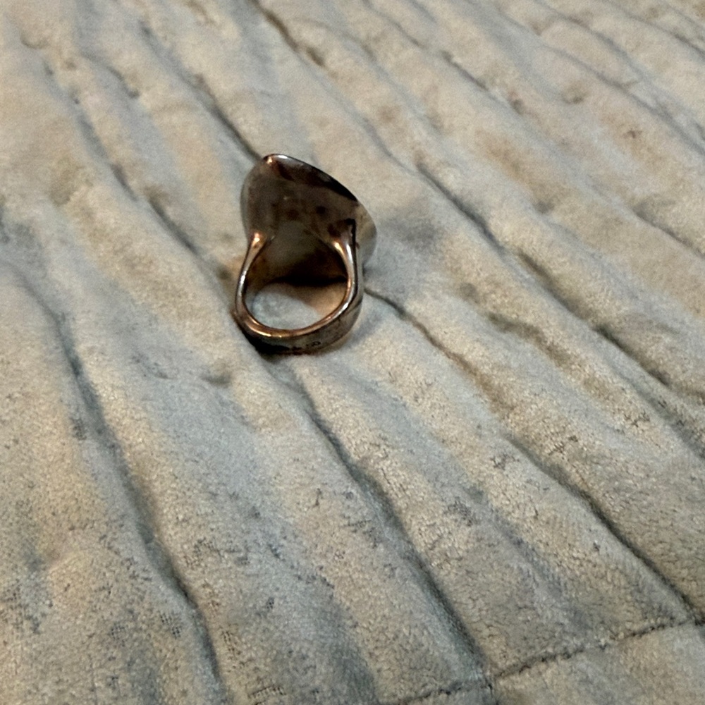UNO de 50 Silver Ring with Iridescent Teardrop - Picture 6 of 6